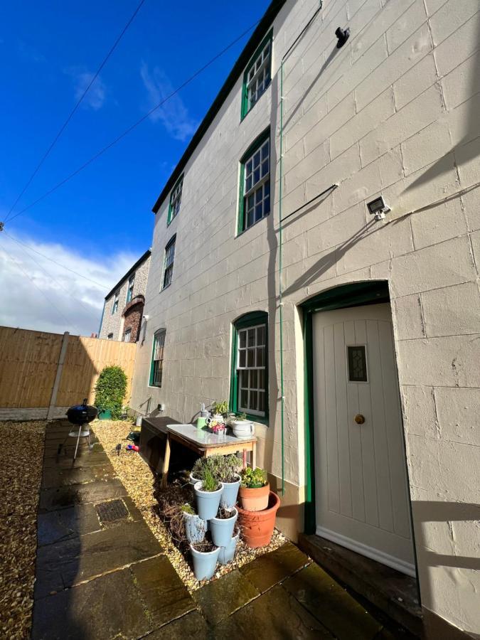 The Hideaway Holywell 1 Apartment Exterior photo